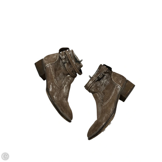 Boots Ankle Flats By Seychelles In Grey & Silver, Size: 7