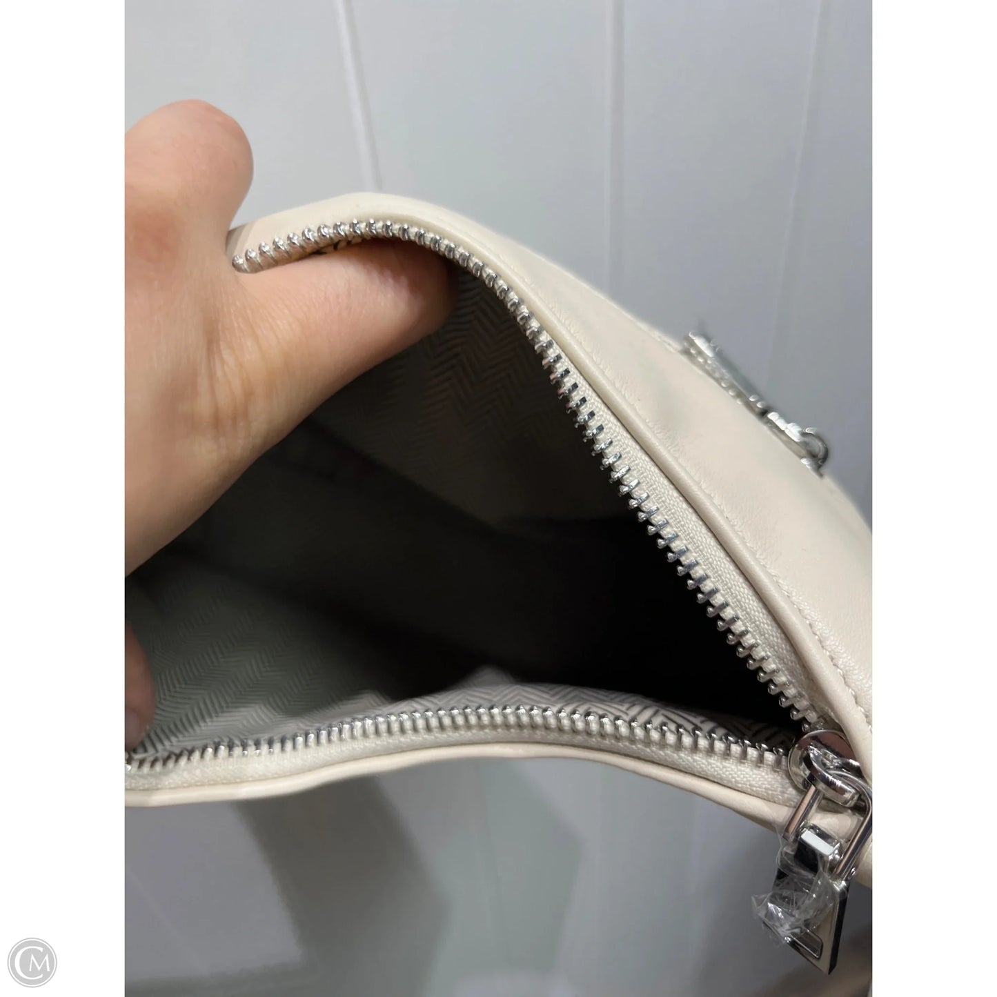 Handbag By Clothes Mentor, Size: Medium
