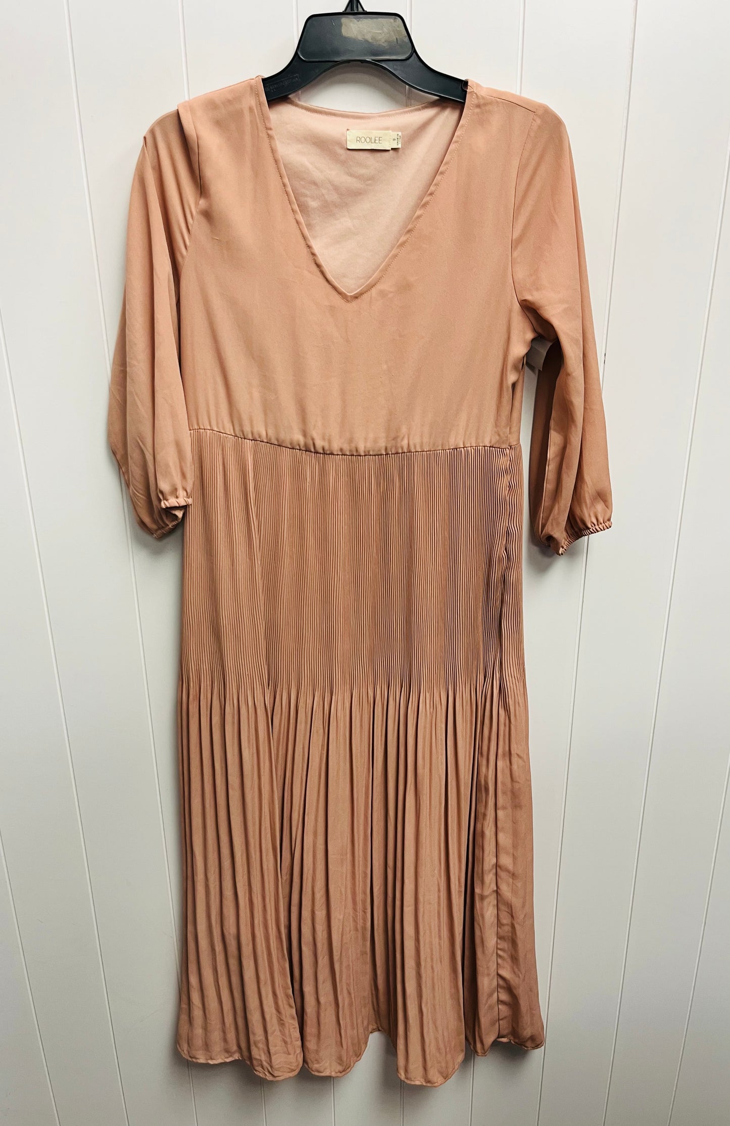 Dress Casual Midi By Roolee Size: S