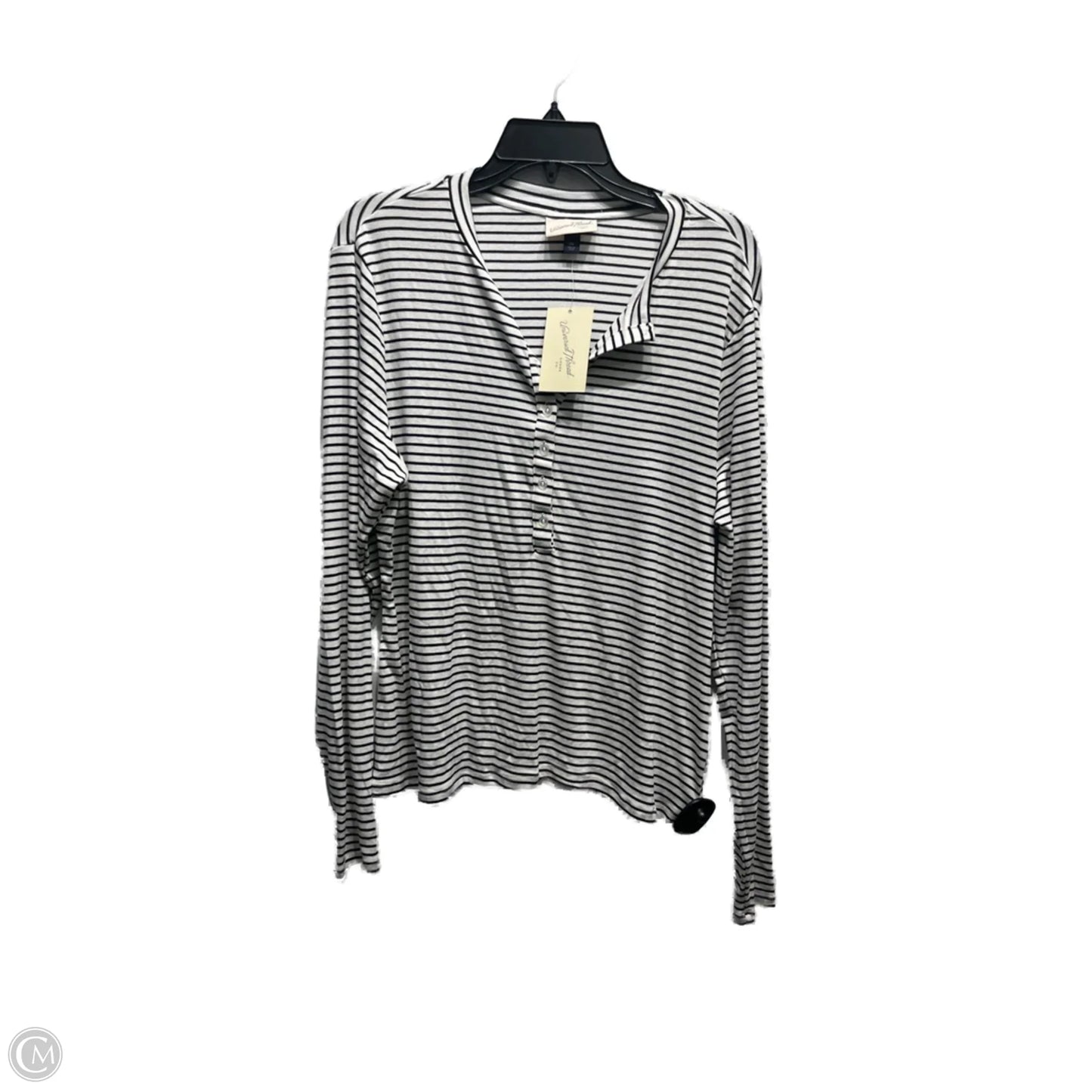 Top Long Sleeve By Universal Thread In Black & White, Size: Xxl