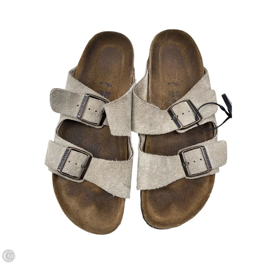 Sandals Flats By Birkenstock In Tan, Size: 9