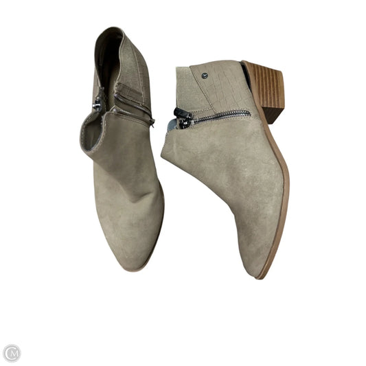 Boots Ankle Flats By Simply Vera In Tan, Size: 9