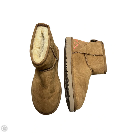 Boots Designer By Ugg In Brown, Size: 6