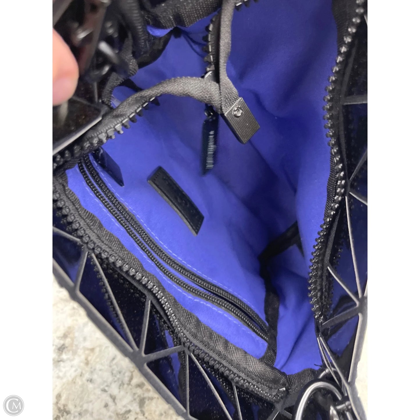 Crossbody By Clothes Mentor, Size: Medium