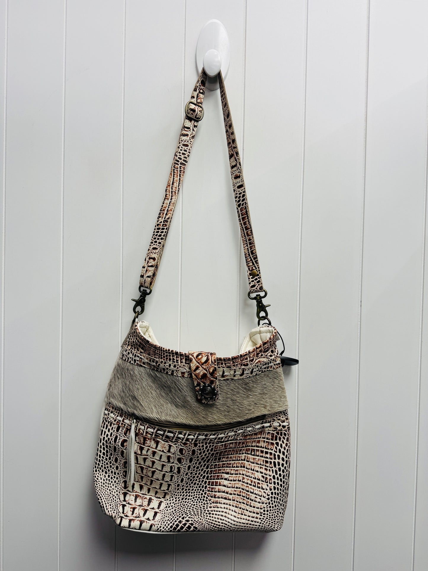 Crossbody By Myra, Size: Medium