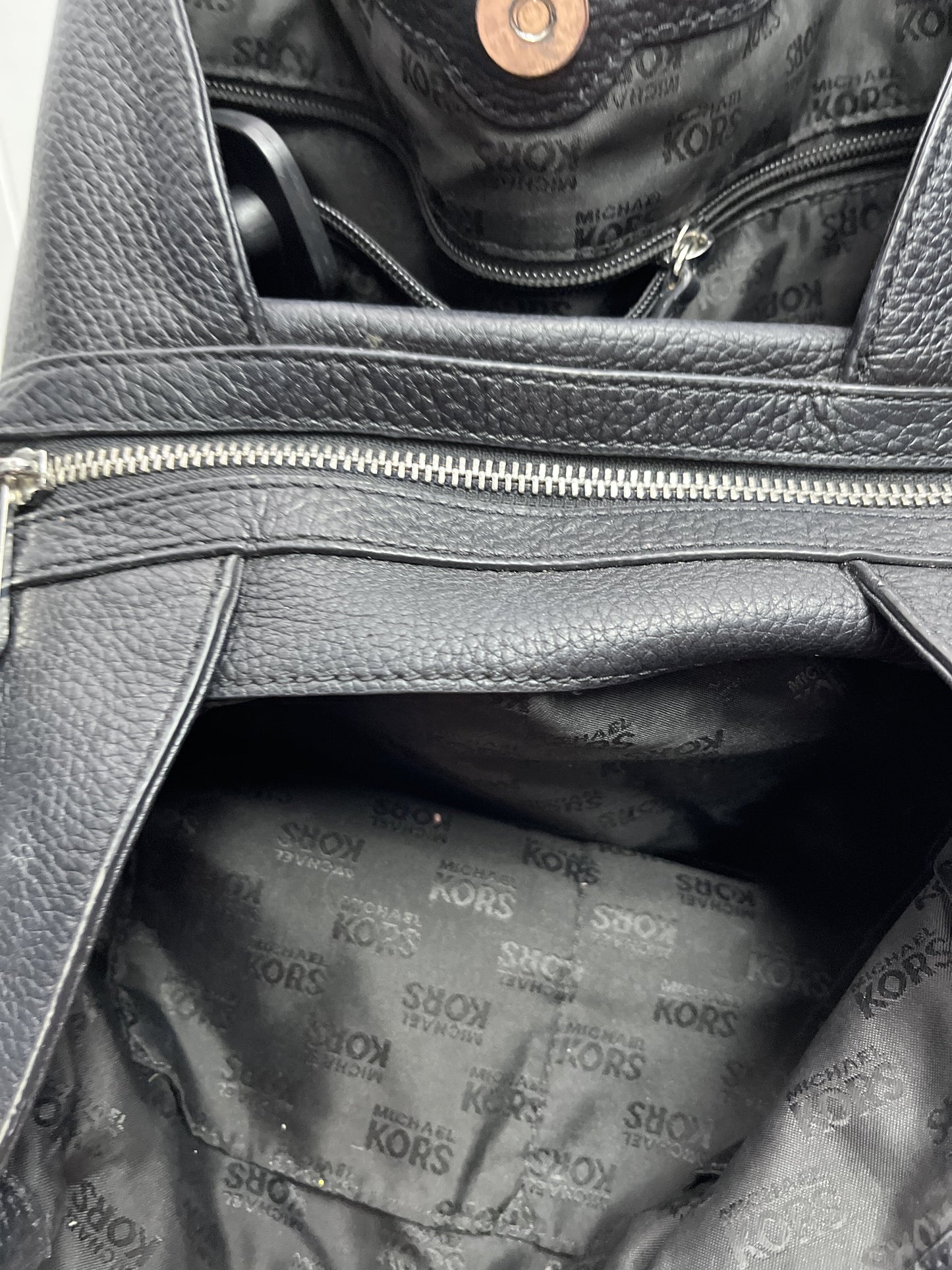 Handbag Designer By Michael Kors  Size: Medium