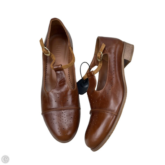 Shoes Flats By  julia bo In Tan, Size: 11