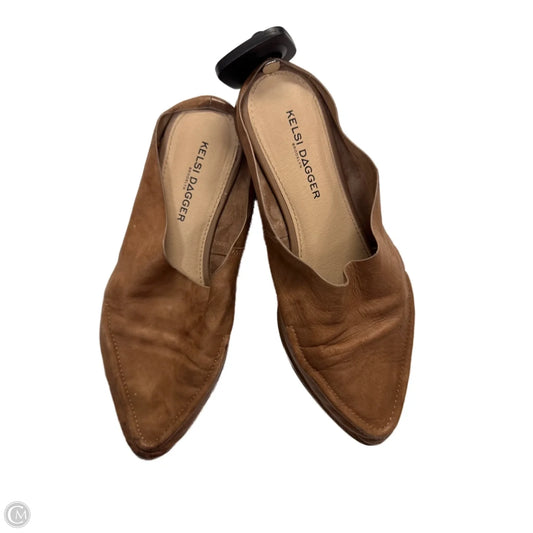 Shoes Flats By kelsi dagger In Tan, Size: 7