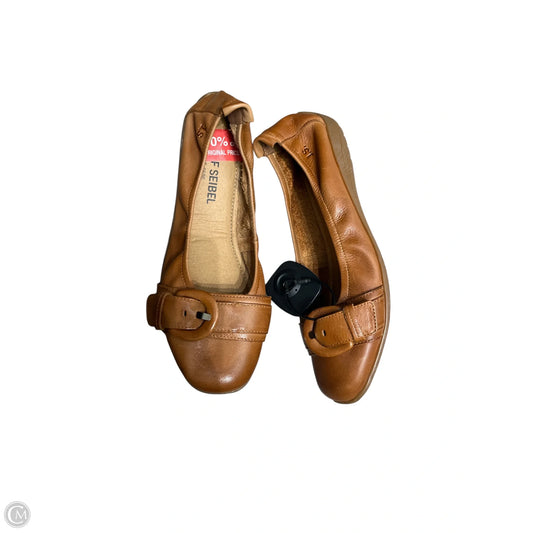 Shoes Flats By Josef Seibel In Tan, Size: 7