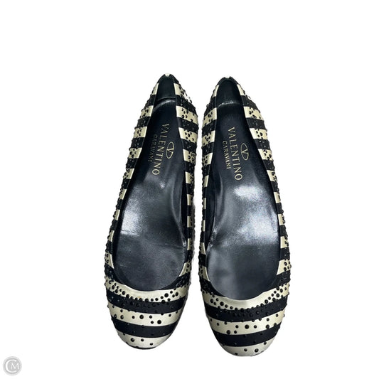 Shoes Luxury Designer By Valentino-garavani In Black & White, Size: 10.5