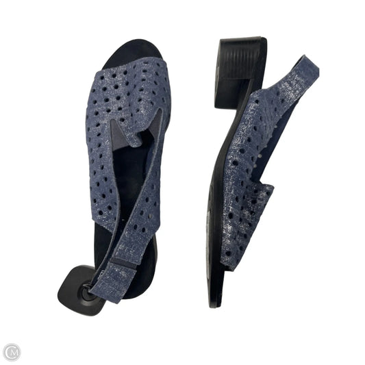 Sandals Heels Kitten By Munro In Black & Blue, Size: 10