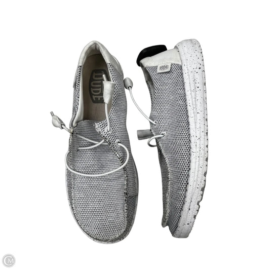 Shoes Flats By Hey Dude In Grey, Size: 7