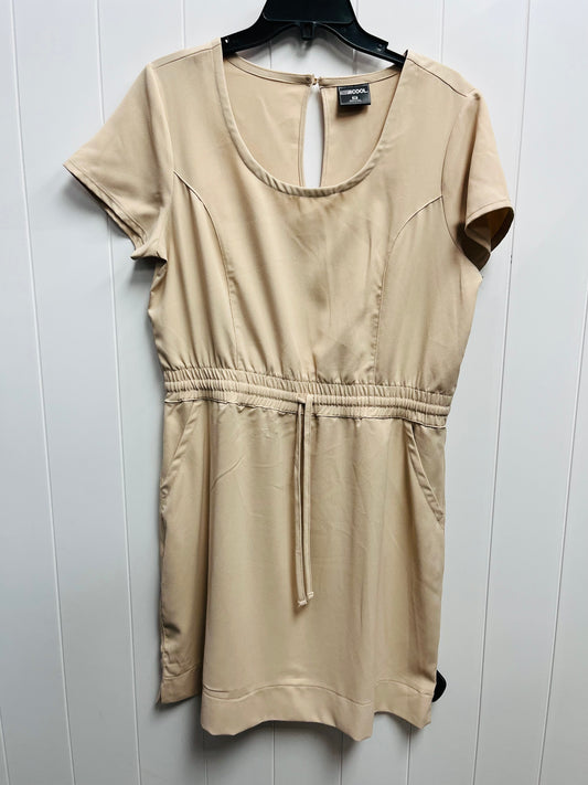 Dress Casual Short By 32 Degrees In Cream, Size: M