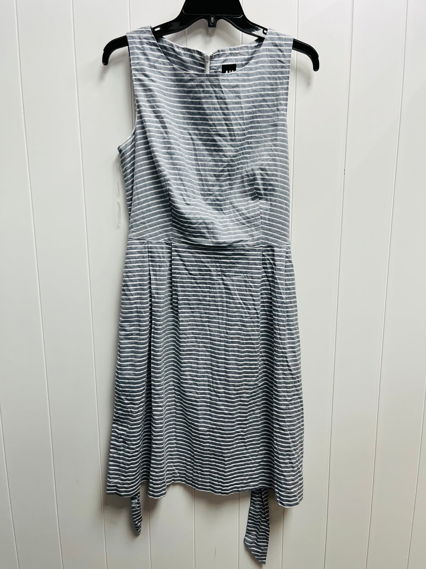 Dress Casual Short By Anne Klein In Grey & White, Size: 8