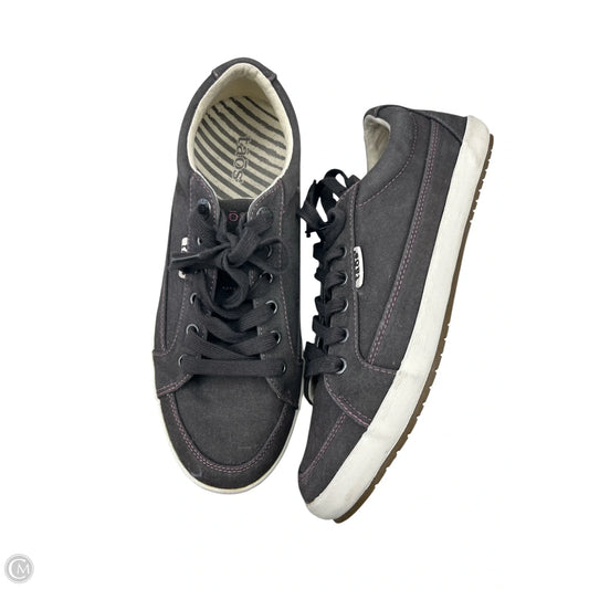 Shoes Sneakers By Taos In Grey, Size: 9