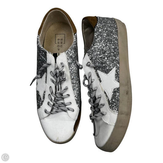 Shoes Sneakers By Shu Shop In Silver & White, Size: 8.5