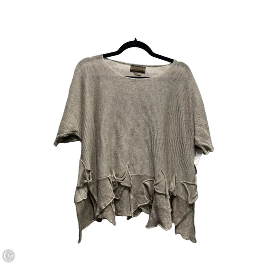 Top Short Sleeve By DESIGN B In Taupe, Size: Osfm