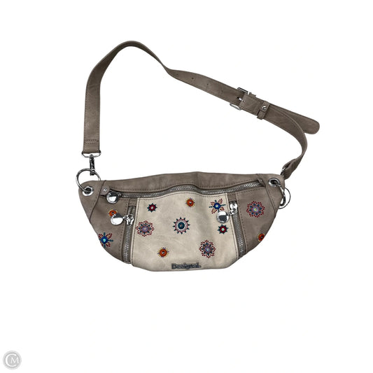 Belt Bag By Desigual, Size: Medium