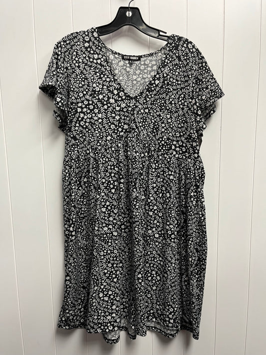 Black & White Dress Casual Short Steve Madden, Size Xl