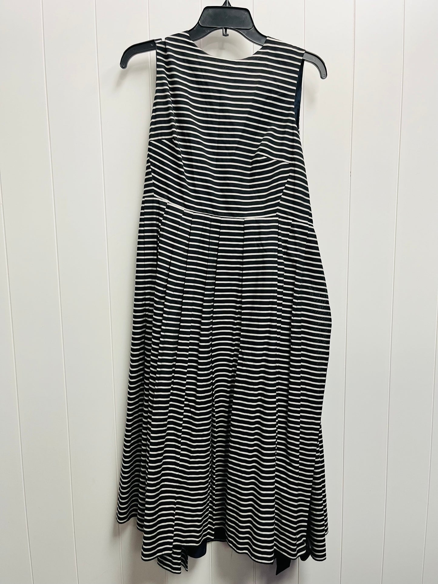 Dress Casual Short By Max Mara In Black & Blue, Size: L