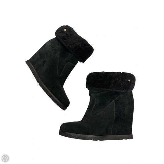 Boots Designer By Ugg In Black, Size: 8