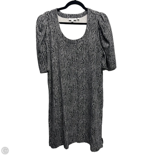 Dress Casual Short By Chicos In Black & White, Size: L