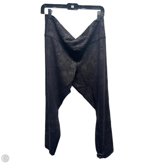Athletic Leggings Capris By Lululemon In Black & Silver, Size: 18