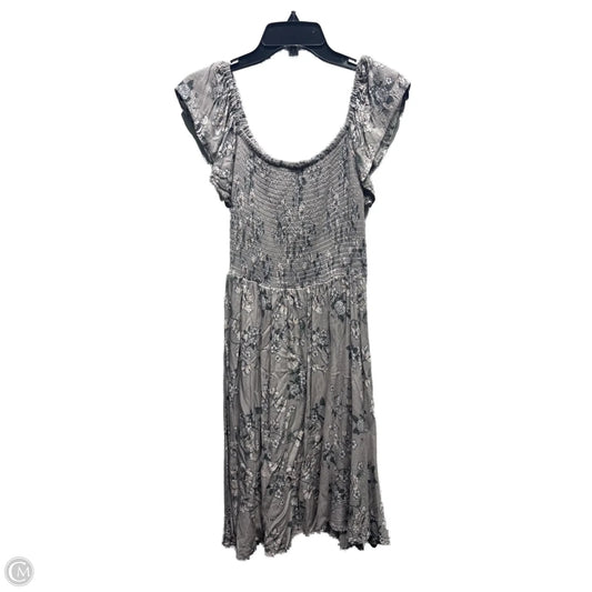 Dress Casual Short By Torrid In Grey & White, Size: 1x