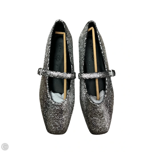 Shoes Flats By Katy Perry In Silver, Size: 9