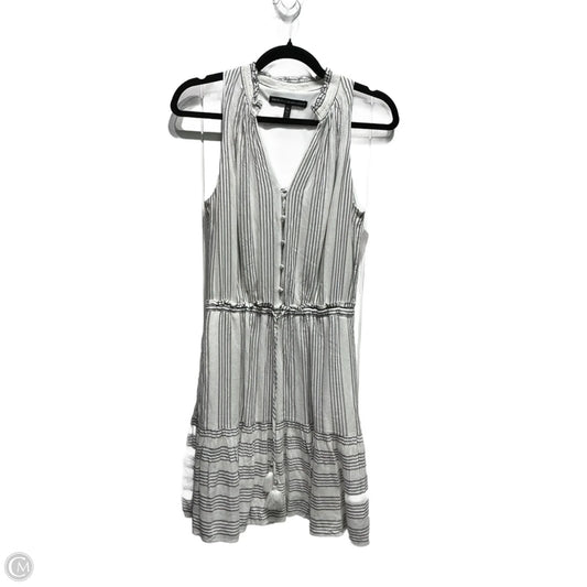 Dress Casual Short By White House Black Market In Grey & White, Size: Xs