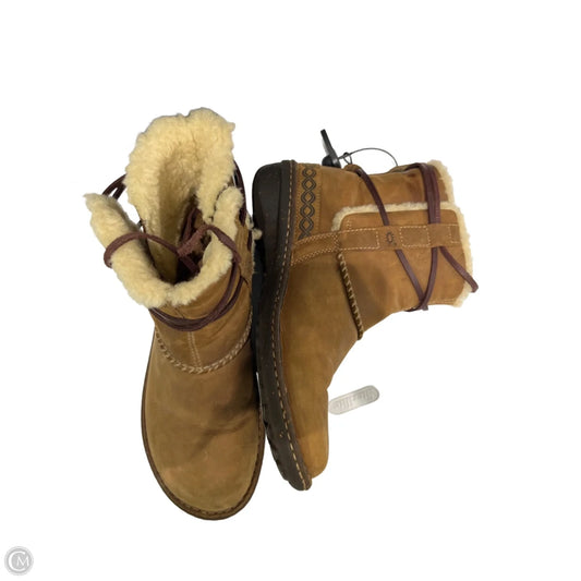 Boots Designer By Ugg In Brown, Size: 10