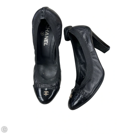 Shoes Luxury Designer By Chanel In Black, Size: 8