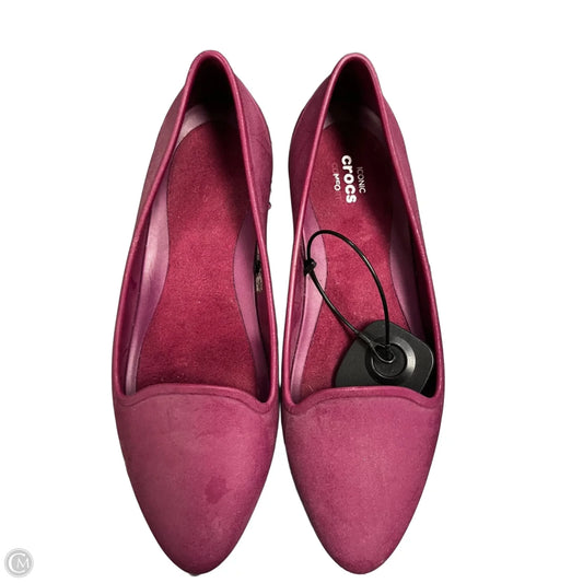 Shoes Flats By Crocs In Purple, Size: 5