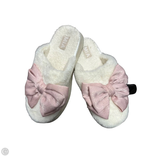 Shoes Flats By Mia In Pink & White, Size: 8