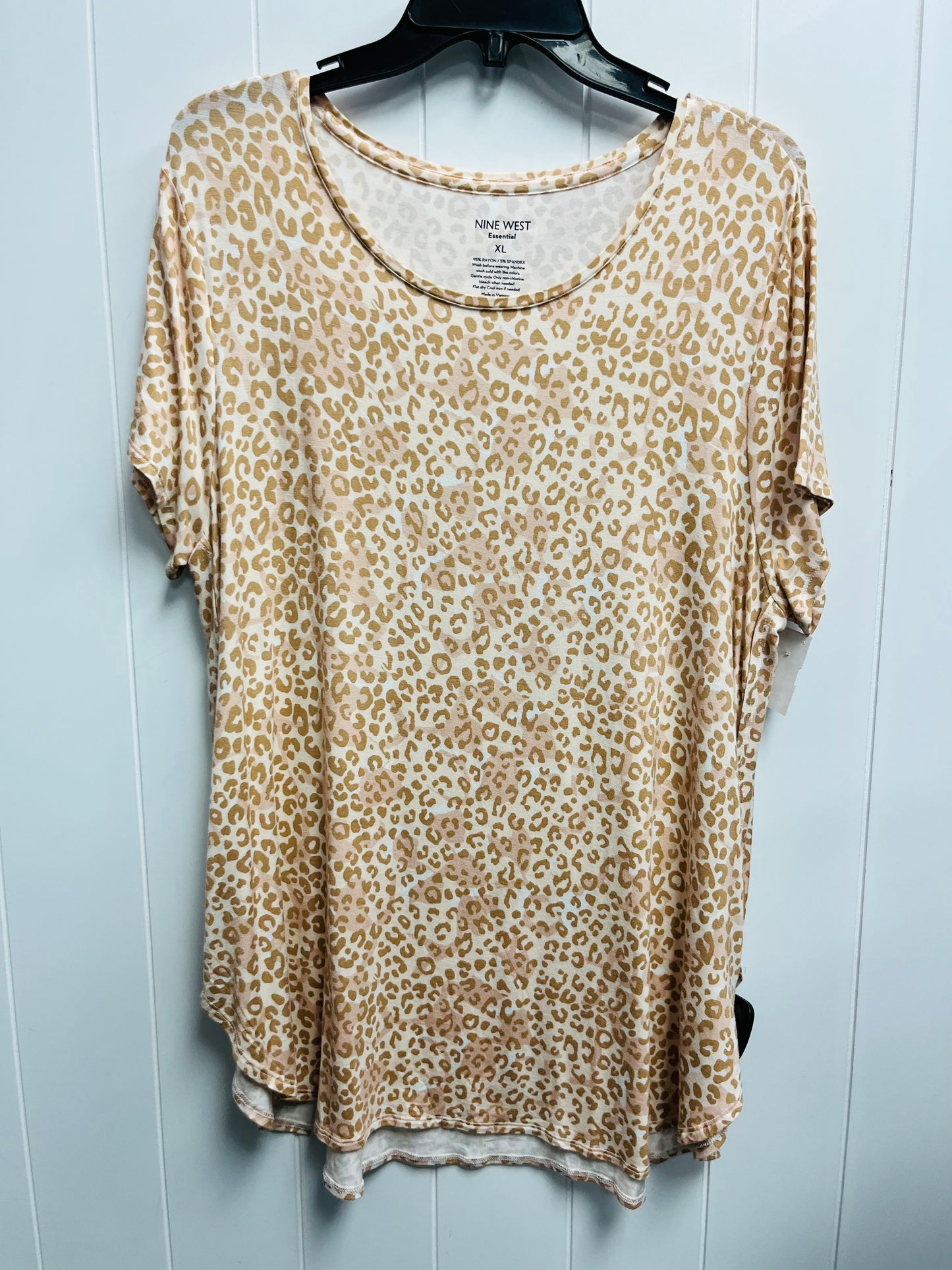 Top Short Sleeve Basic By Nine West Apparel In Cream, Size: Xl