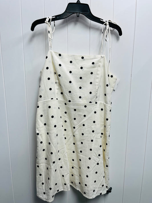 Dress Casual Short By Old Navy In Cream, Size: Xl