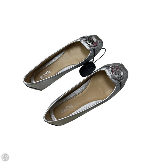 Shoes Designer By Michael Kors In Silver, Size: 7