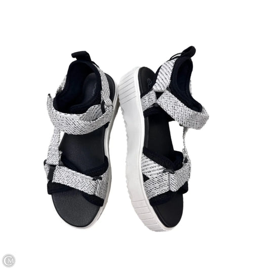 Sandals Heels Platform By Earth In Black & White, Size: 7