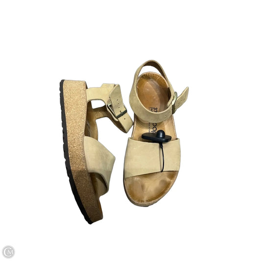 Sandals Flats By Clothes Mentor In Tan, Size: 6
