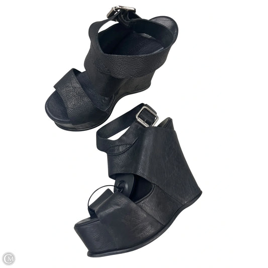 Sandals Designer By Vera Wang In Black, Size: 8