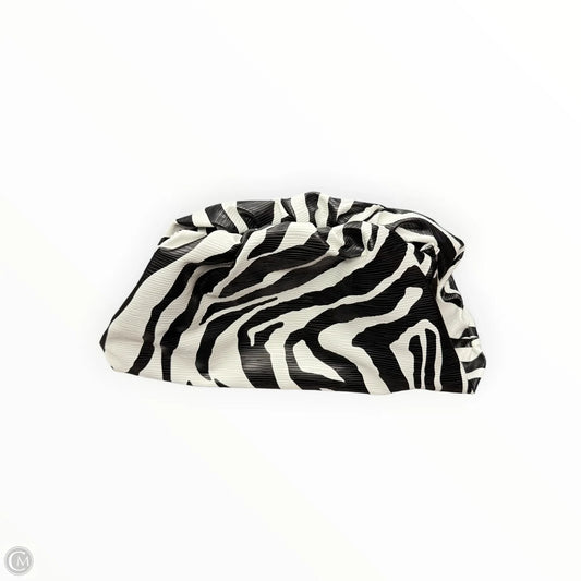 Clutch By Clothes Mentor, Size: Medium