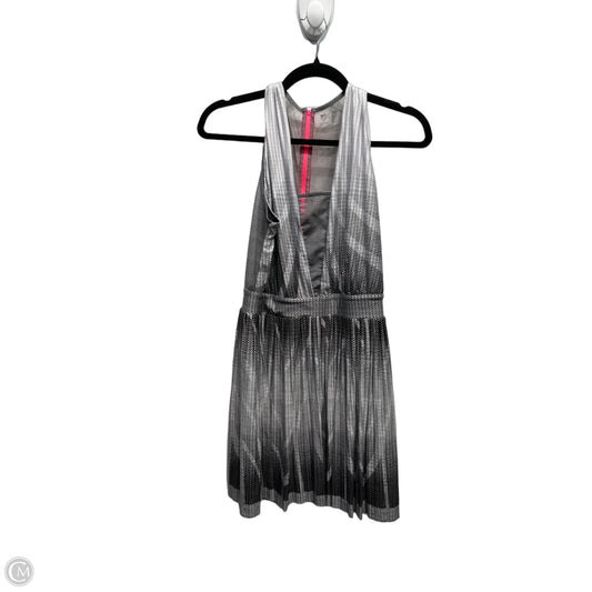 Dress Casual Short By Lucky In Love In Grey & White, Size: S