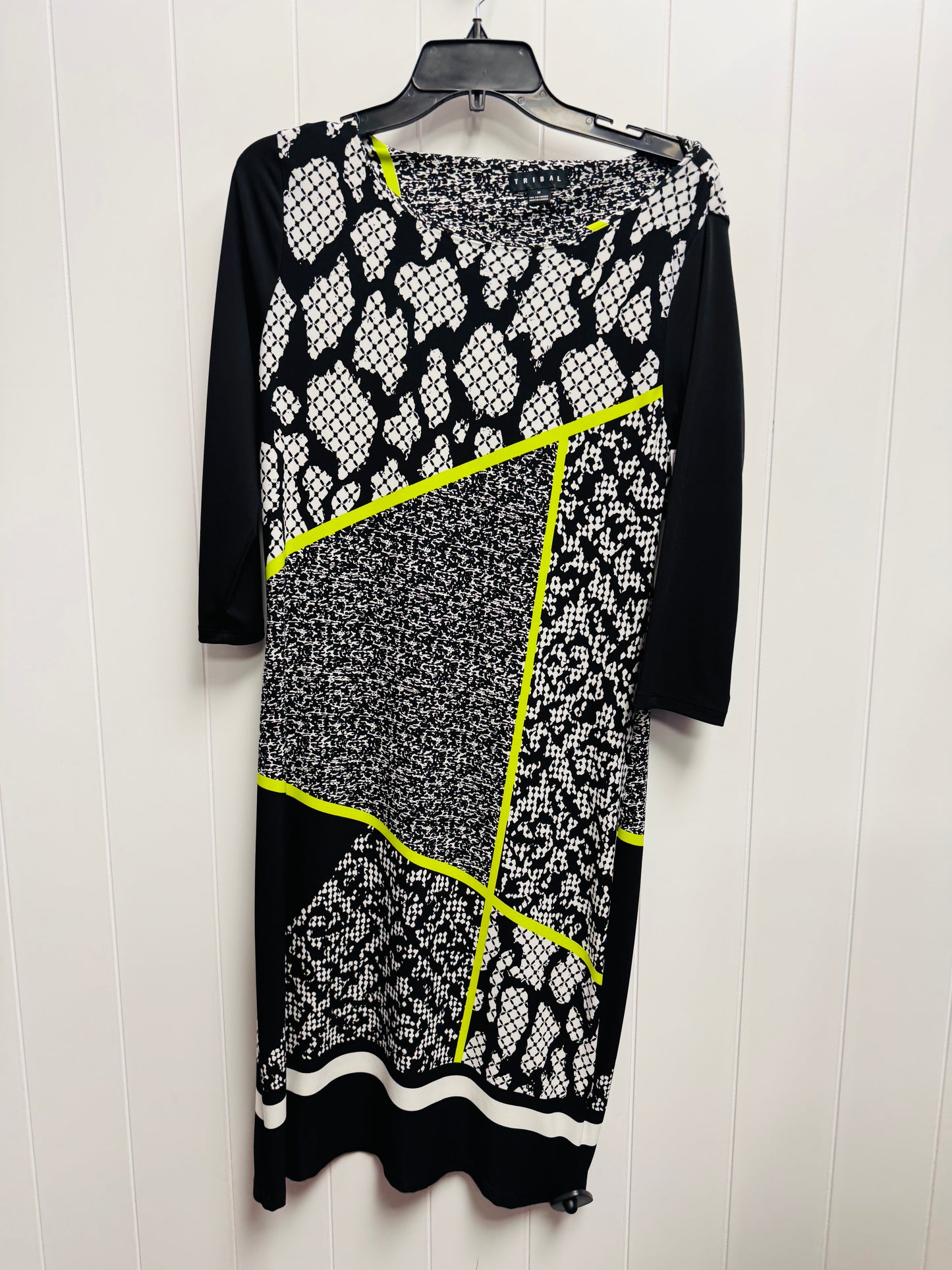 Dress Casual Short By Tribal In Black & White, Size: M