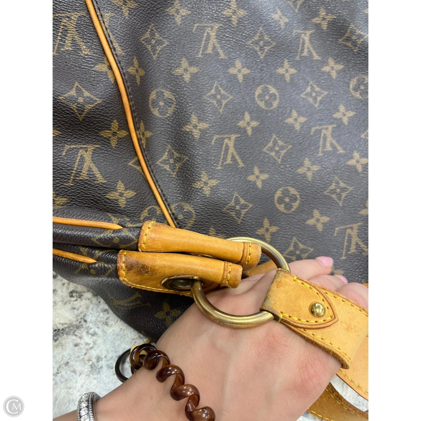 Handbag Luxury Designer By Louis Vuitton, Size: Medium