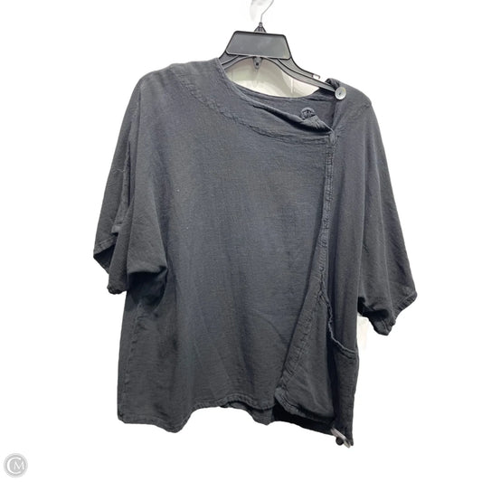 Top Short Sleeve By Oh My Gauze In Black, Size: 2x