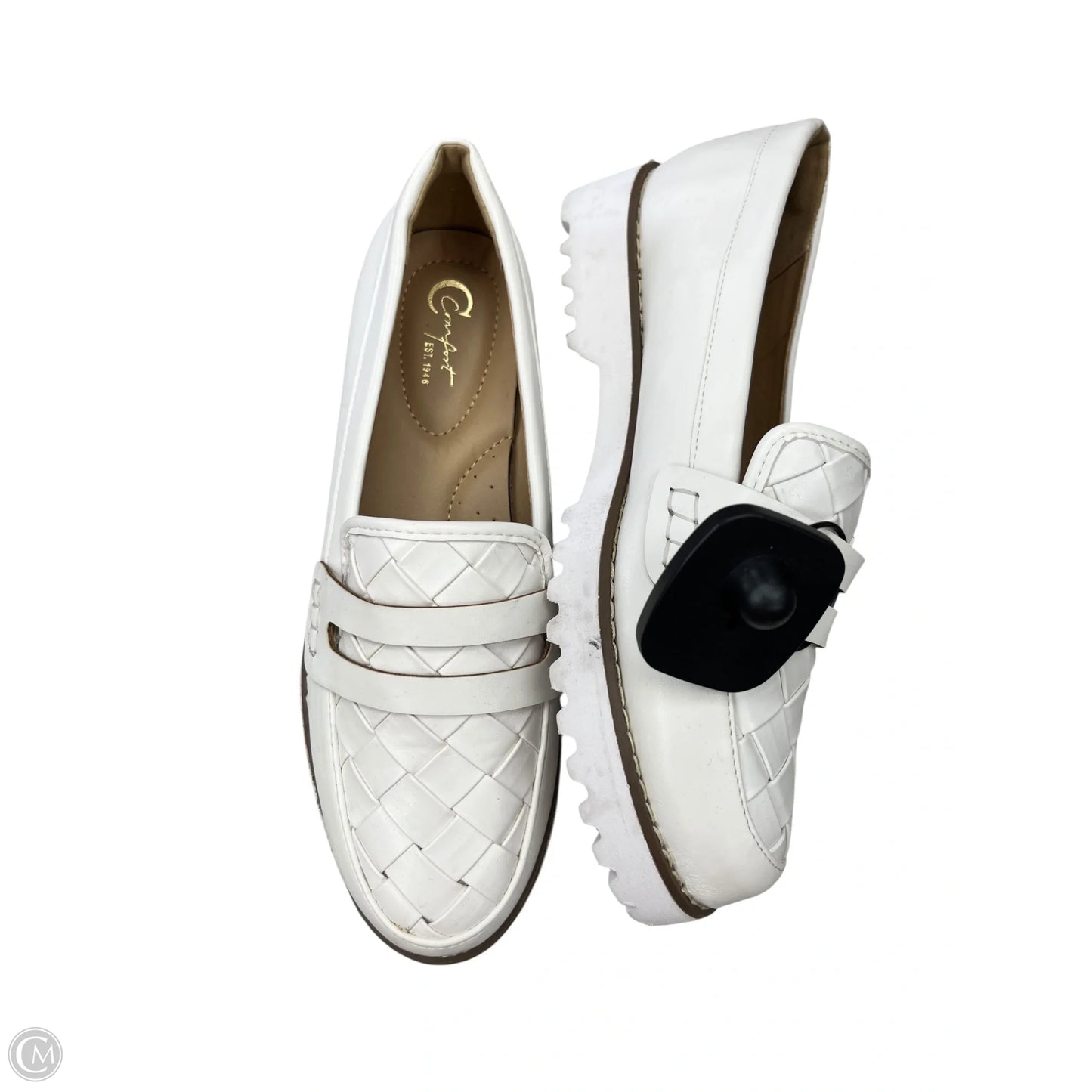Shoes Flats By Clothes Mentor In White, Size: 7
