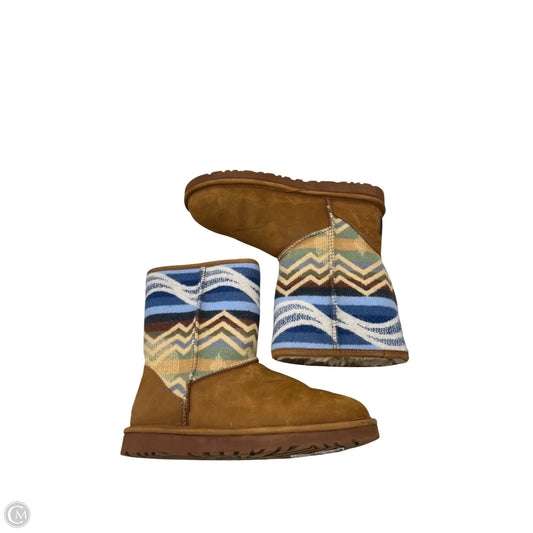 Boots Designer By Ugg, Size: 9