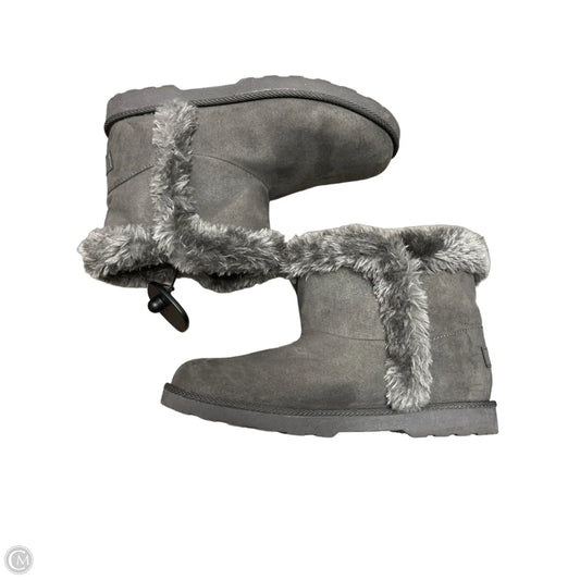 Boots Ankle Flats By makalu In Grey, Size: 8