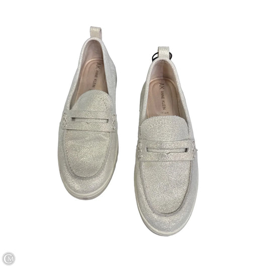 Shoes Flats By Anne Klein In Gold, Size: 7.5