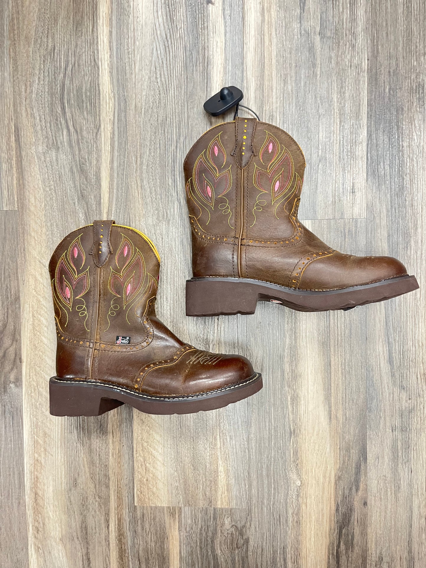 Boots Western By Justin  Size: 6.5
